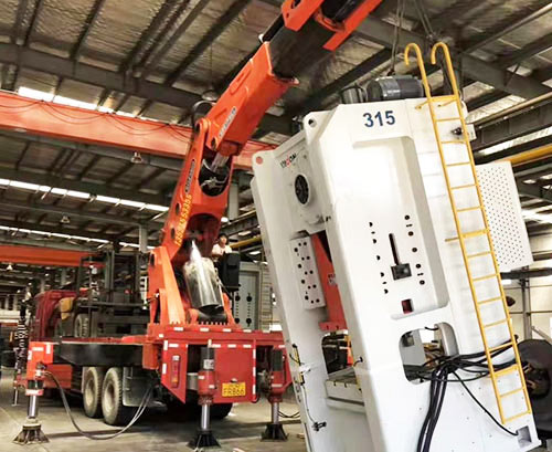 通川附近随车吊出租，轻松解决运输难题